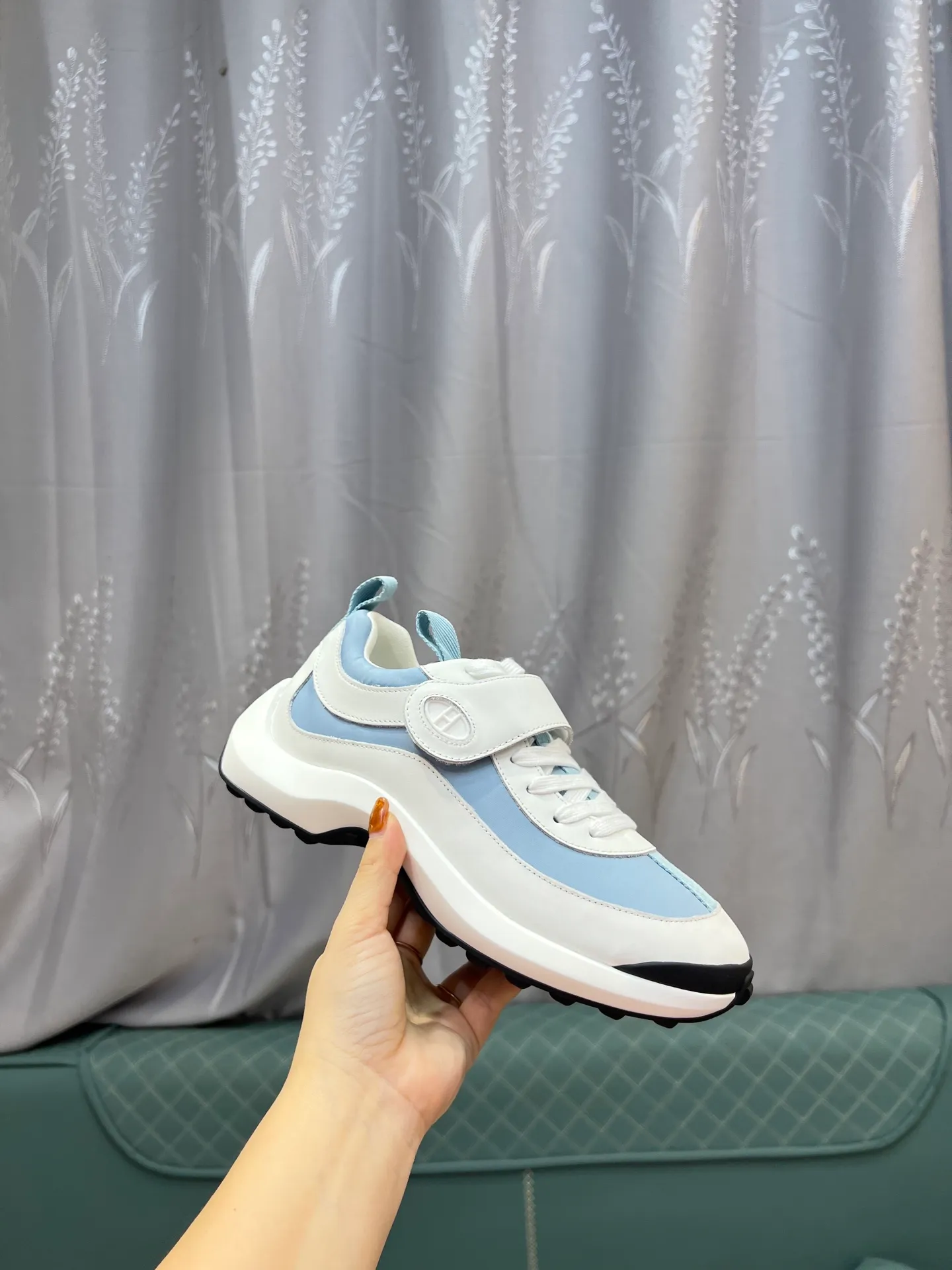 Men's shoes 💰600 Actual photos 🎬 [Hermès] Couple style, official website synchronization Counter quality French Paris catwalk style Simple and classic Imported original fabric Original 1:1 outsole! The highest version on the market! Size: Female 35-41. Male 39-45 (female 41, male 45 customized)
